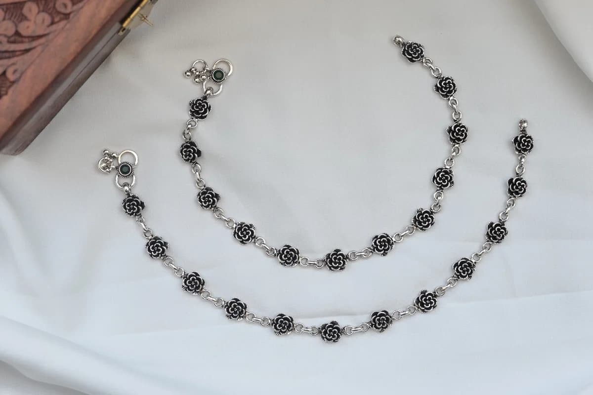 FLOWER OXIDISED PAYAL  alternate view