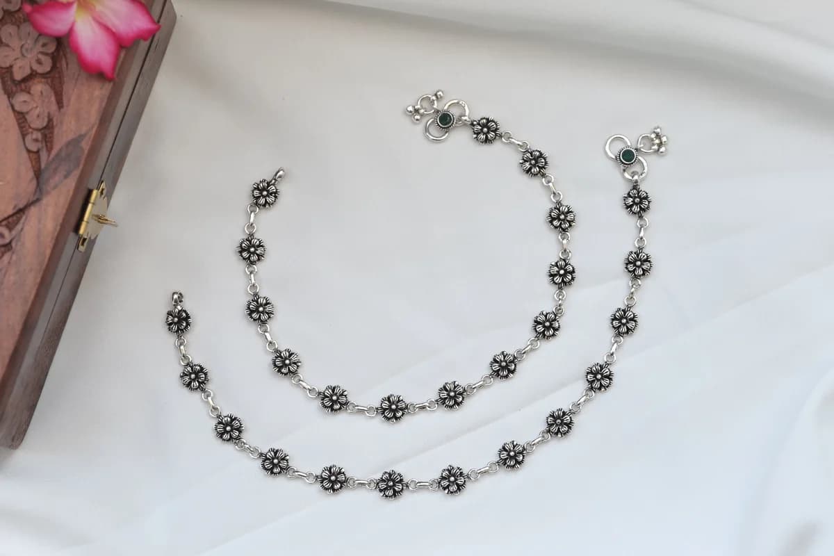 FLOWER OXIDISED PAYAL  thumbnail 3