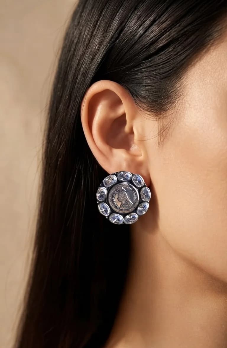 QUEEN STONE STUD  thumbnail 3