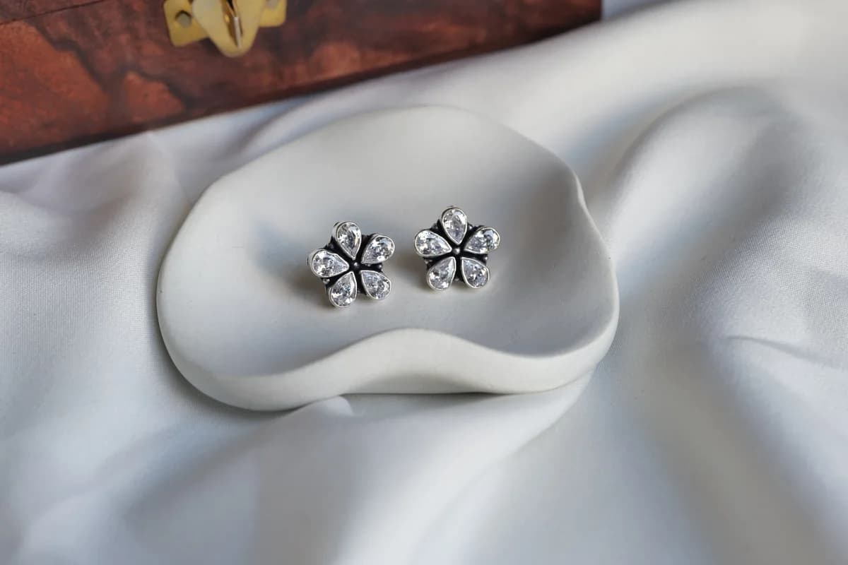 92.5 small studs  image 1